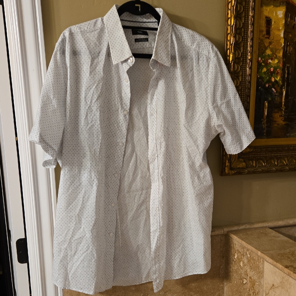 Men's White Short Sleeve Shirt
